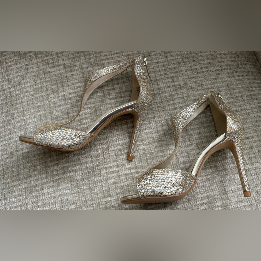 David’s Bridal High Heels, SIZE 7, Color Siver